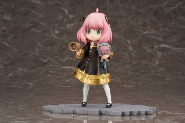 Anya Forger 1/7 Figure -- Spy x Family