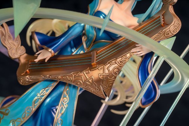 Maven of the Strings Sona 1/7 Figure -- League of Legends