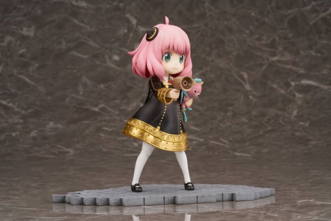 Anya Forger 1/7 Figure -- Spy x Family