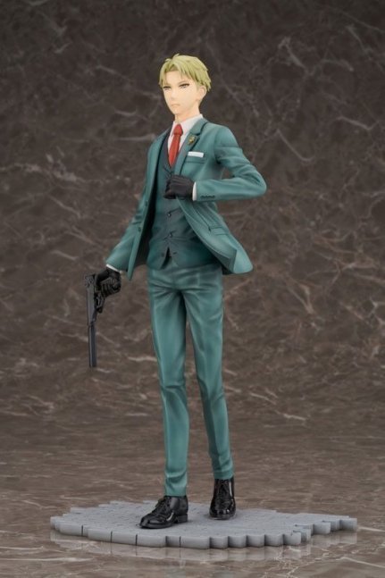 Loid Forger 1/7 Figure -- Spy x Family