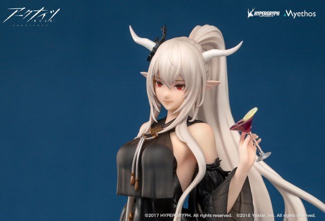 Shining 1/10 Figure Summer Time Ver. -- Arknights