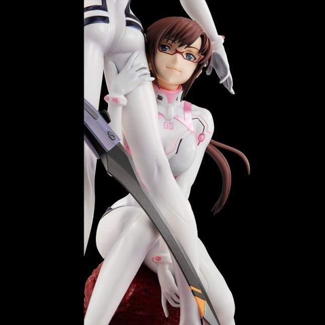 Shikinami Asuka Langley & Makina Mari Illustrious G.E.M Precious Figure