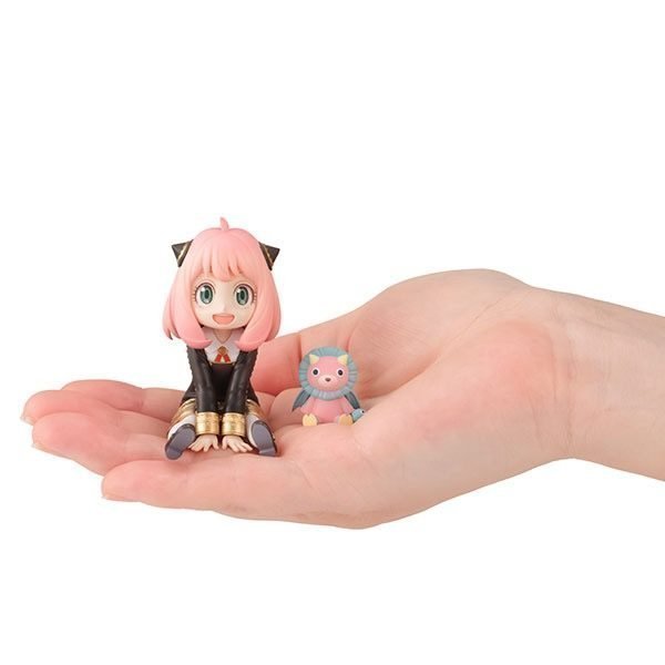 Anya-chan G.E.M. Series Palm Size Figure -- Spy x Family