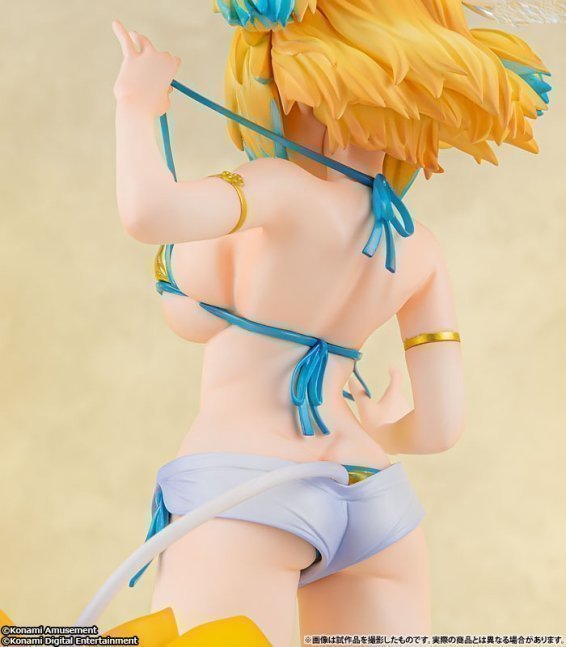 Pine 1/6 Figure -- Bombergirl