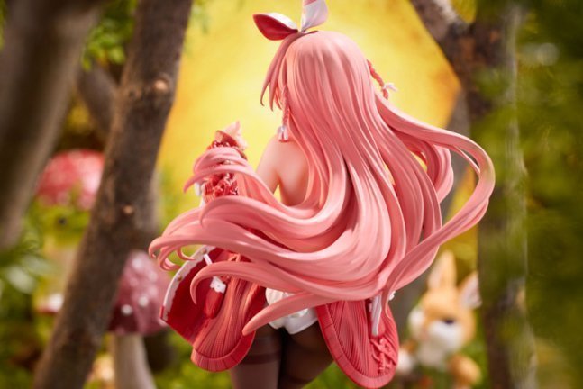 White Rabbit 1/7 Figure Illustrated by Rosuuri