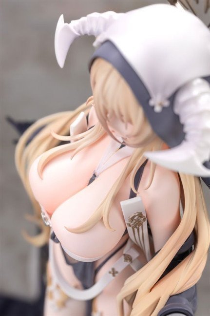 Implacable 1/6 Figure -- Azur Lane