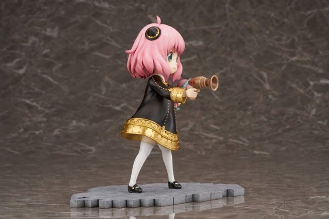 Anya Forger 1/7 Figure -- Spy x Family
