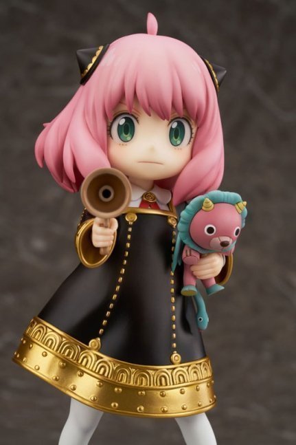 Anya Forger 1/7 Figure -- Spy x Family