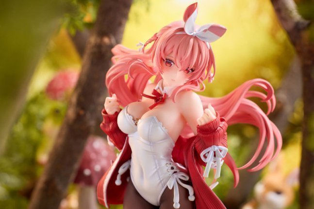 White Rabbit 1/7 Figure Illustrated by Rosuuri