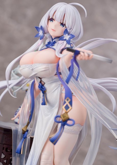 Illustrious 1/7 Figure Maiden Lily's Radiance Ver. -- Azur Lane