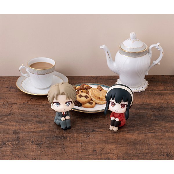 Loid Forger LookUp Figure -- Spy x Family