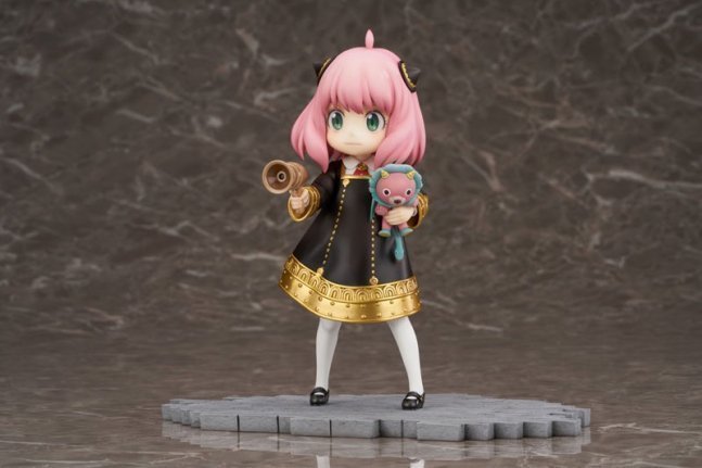 Anya Forger 1/7 Figure -- Spy x Family