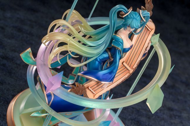 Maven of the Strings Sona 1/7 Figure -- League of Legends