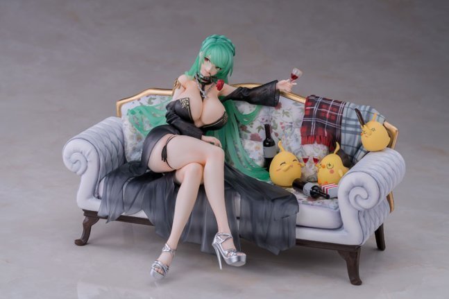 Littorio Calabria Aurea 1/7 Figure -- Azur Lane