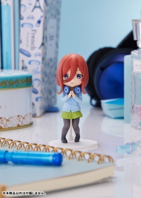 Miku Nakano Mini-Figure -- The Quintessential Quintuplets SS
