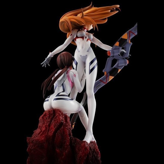 Shikinami Asuka Langley & Makina Mari Illustrious G.E.M Precious Figure