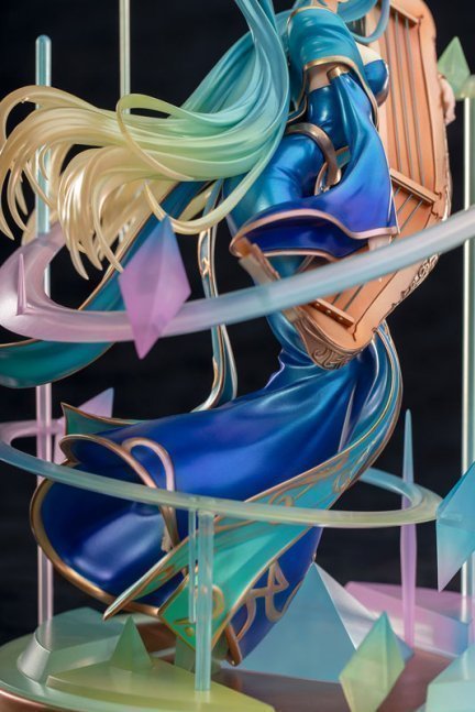 Maven of the Strings Sona 1/7 Figure -- League of Legends