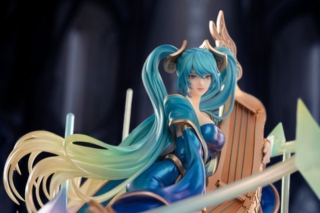 Maven of the Strings Sona 1/7 Figure -- League of Legends
