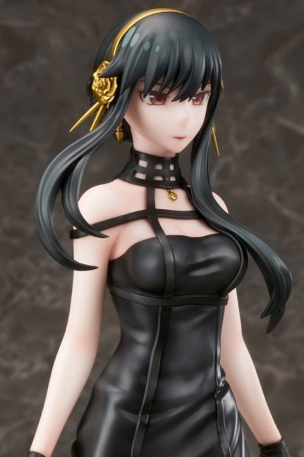 Yor Forger 1/7 Figure -- Spy x Family