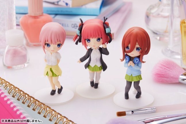 Miku Nakano Mini-Figure -- The Quintessential Quintuplets SS