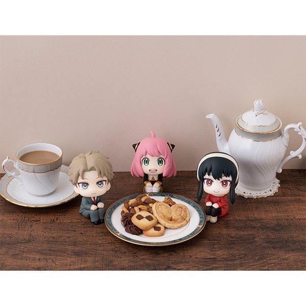 Loid Forger LookUp Figure -- Spy x Family