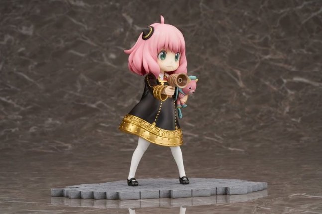 Anya Forger 1/7 Figure -- Spy x Family