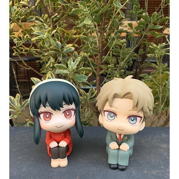 Loid Forger LookUp Figure -- Spy x Family