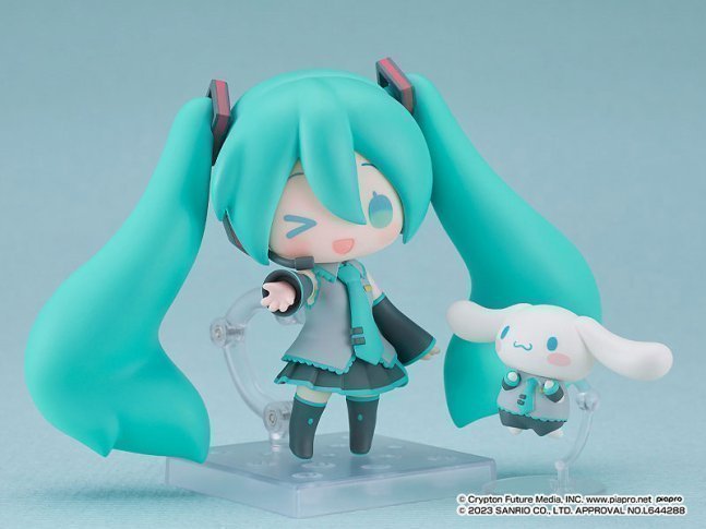 Hatsune Miku x Cinnamoroll Nendoroid Figure