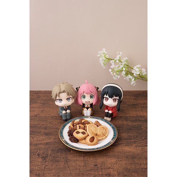 Loid Forger LookUp Figure -- Spy x Family