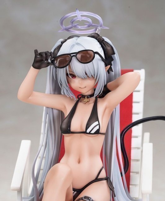 Shirom Iori 1/7 Figure Swimsuit Ver. -- Blue Archive